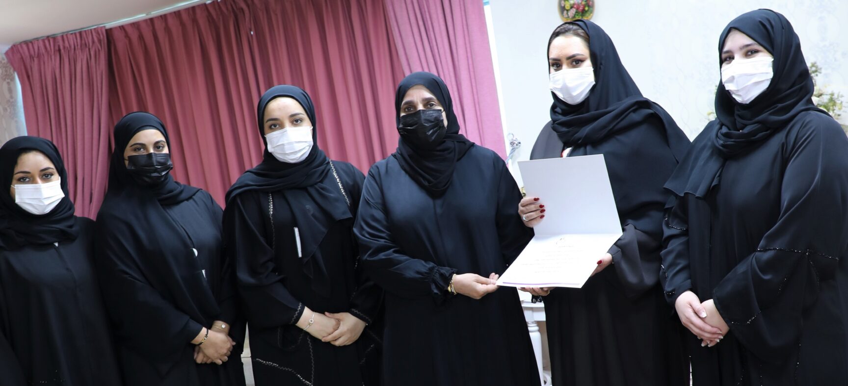 تكريم مدينة الشيخ خليفة الطبية في عجمان للشيخة عزة